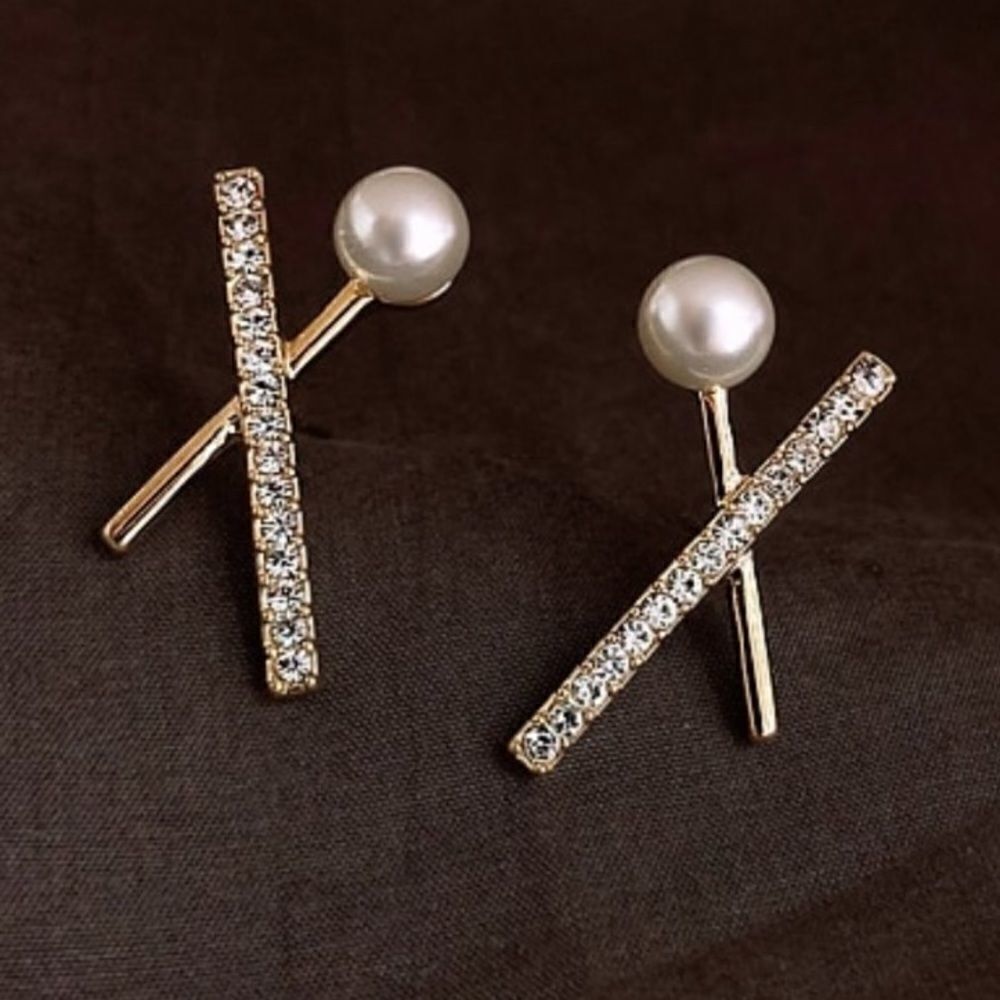 Geometric X Pearl and Diamond Earring - Silver